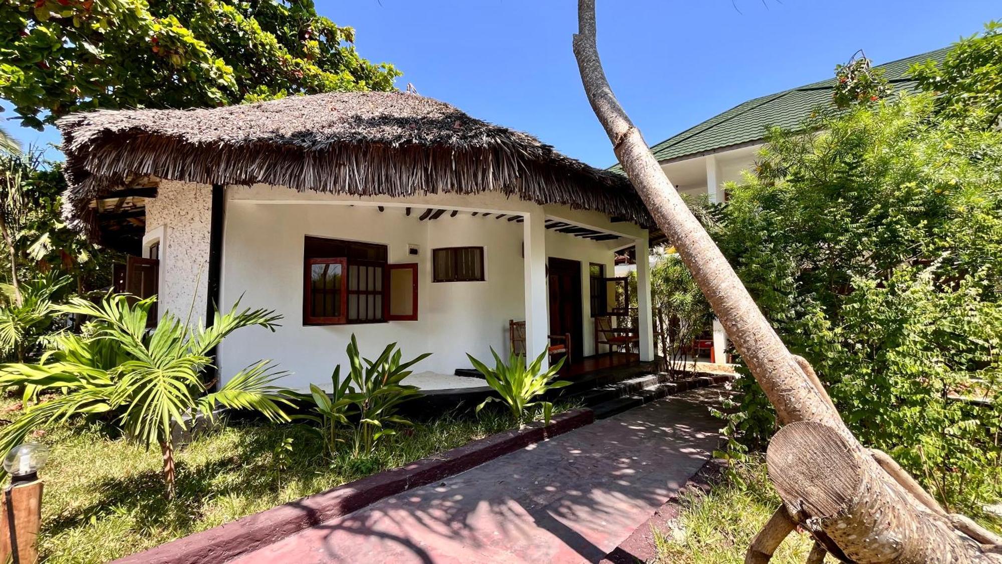 Tiki Beach Club & Resort (Adults Only) Bwejuu Extérieur photo